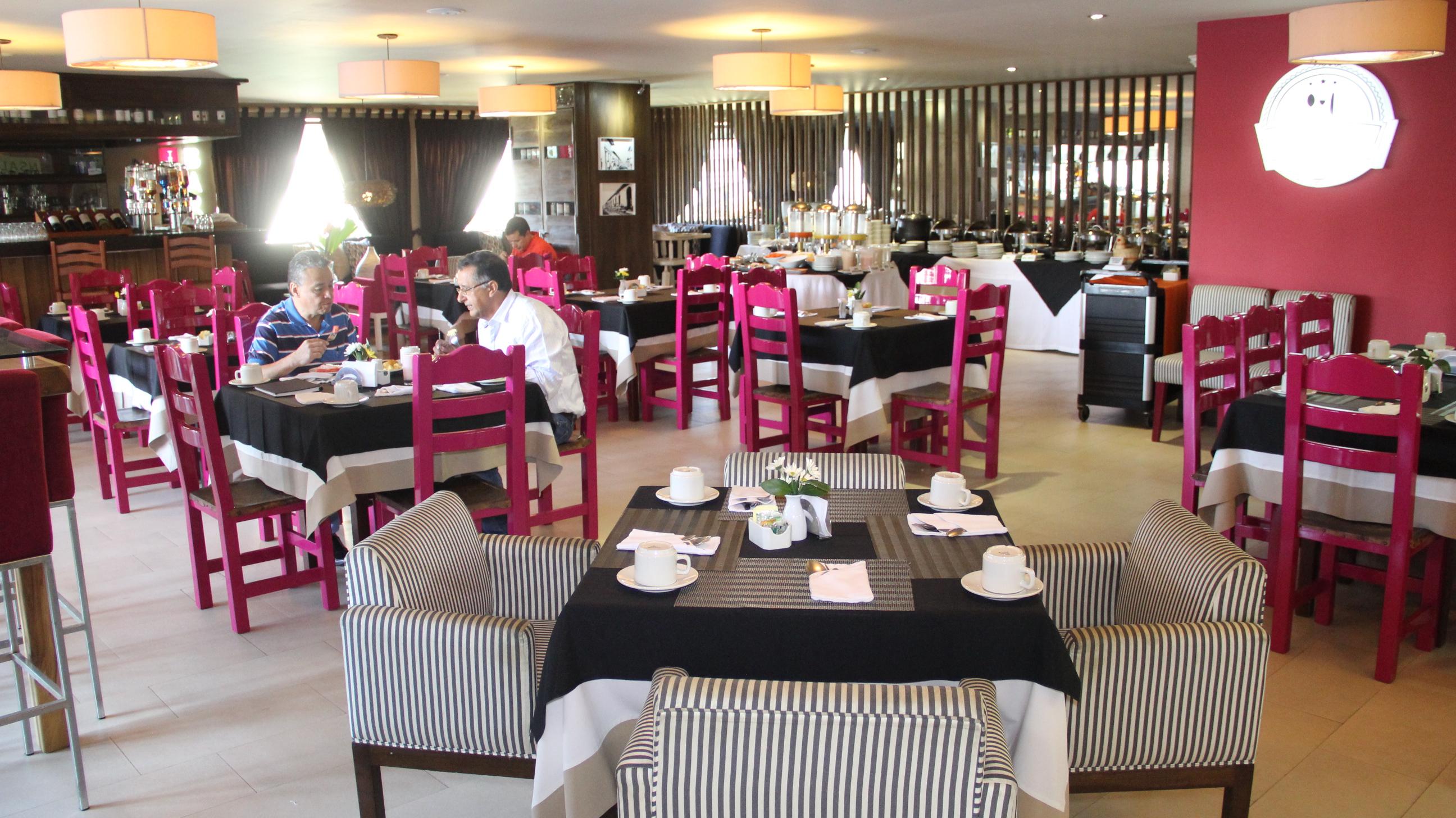 Hotel Ciudad Bonita ブカラマンガ エクステリア 写真