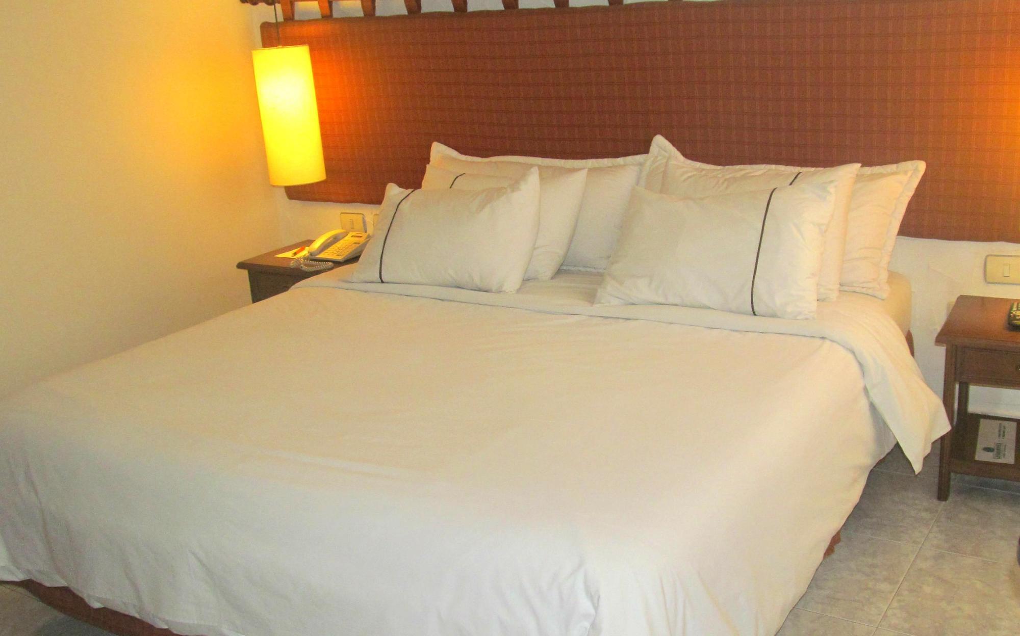 Hotel Ciudad Bonita ブカラマンガ エクステリア 写真