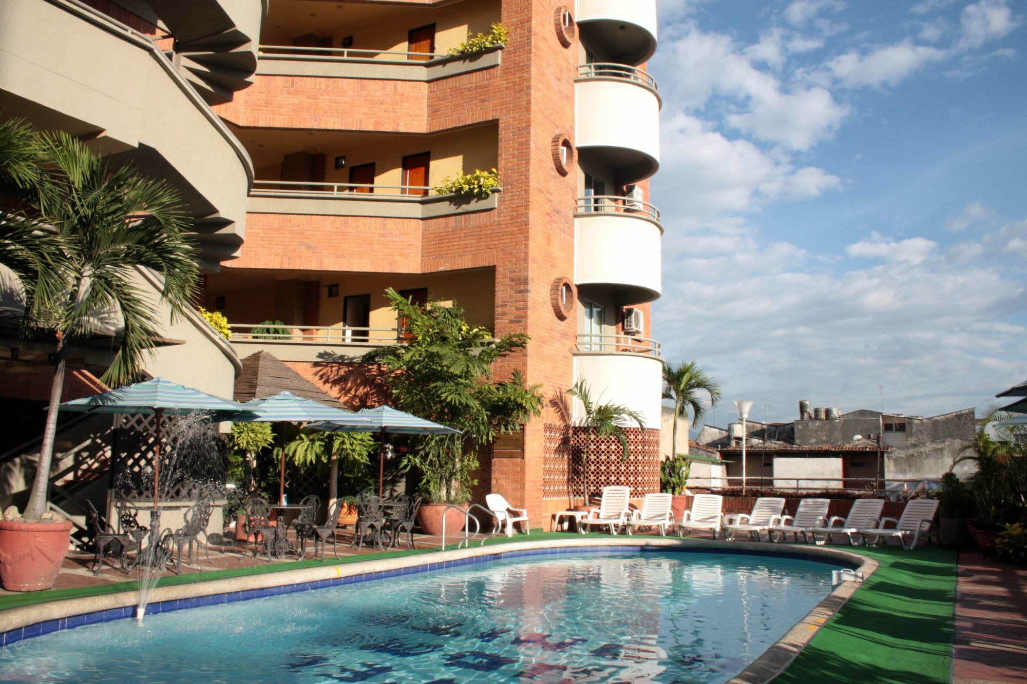 Hotel Ciudad Bonita ブカラマンガ エクステリア 写真